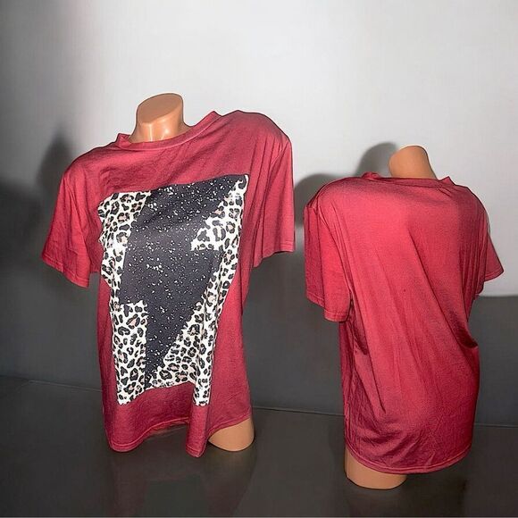 Lightning Bolt T-Shirt l Animal print accents l Short sleeves l 1X l EUC - Picture 1 of 9